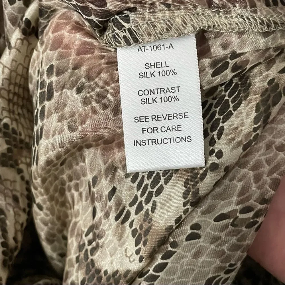 Aryn K Snake Print 100% Silk Batwing Sleeve Button Down V-Neck Blouse Top, M - Picture 11 of 12